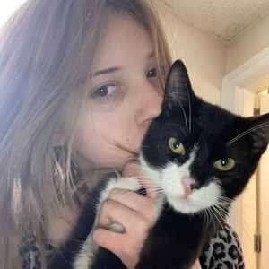 Meet your Posher, Becca